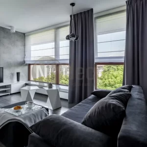 CORTINA ROMANA SCREEN